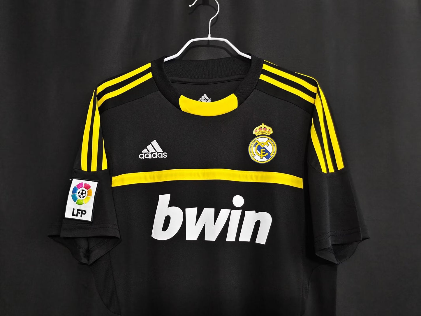 Real Madrid 11/12 Goal Keeper Jersey