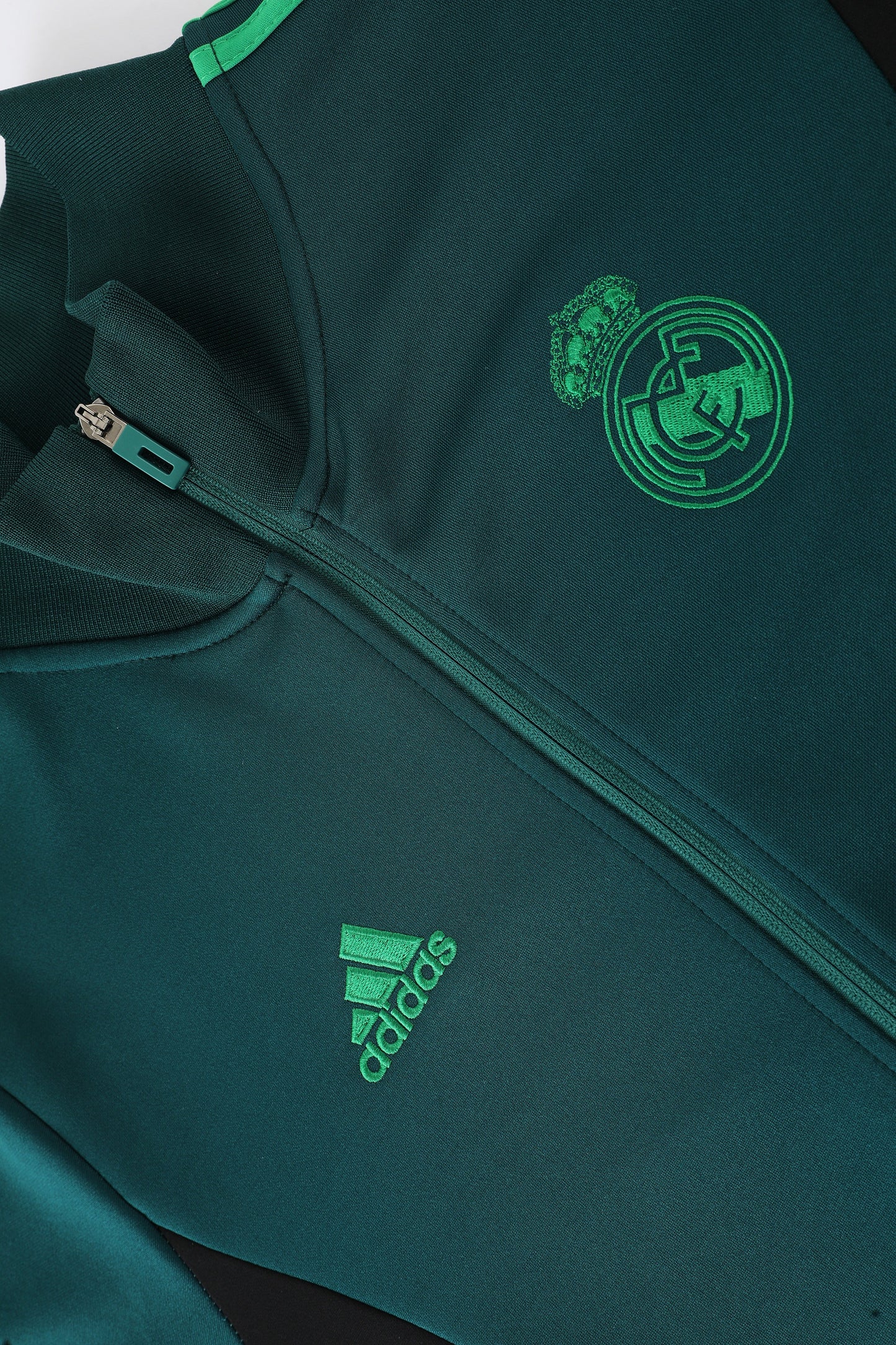 Real Madrid 22/23 Full-Zip TrackSuit - Green